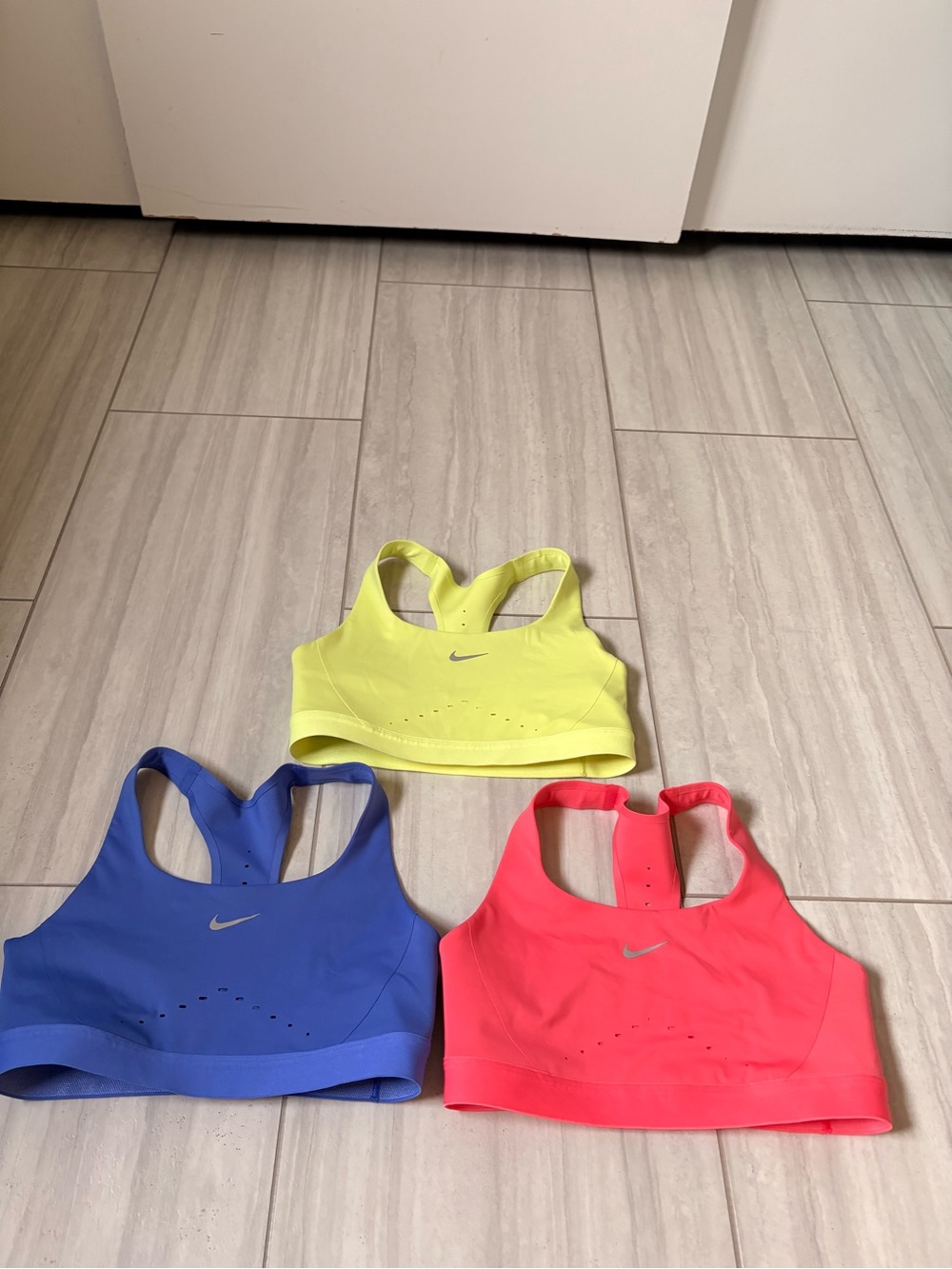 Lot of 3 Nike swift women’s high support lightly lined XS sports bra